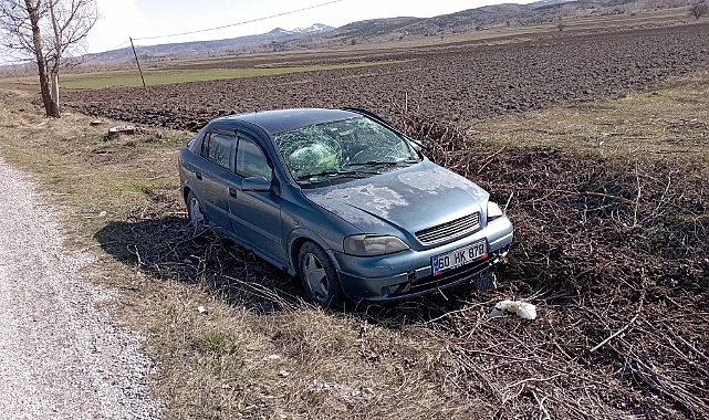 Yeşilyurt'ta otomobiliyle tarlaya düşen sürücü yaralandı