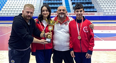 Başçiftlik Ortaokulu öğrencileri floor curlingde il birincisi oldu