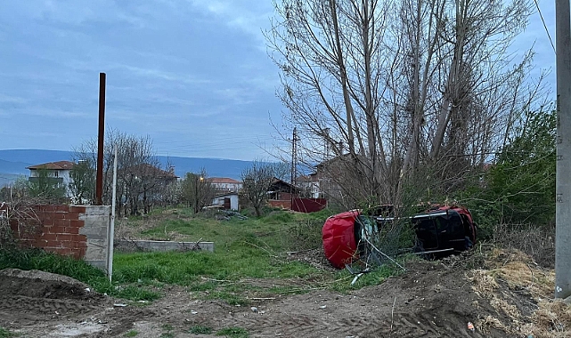 Emanet aldığı araçla takla attı: İki kardeş yaralandı