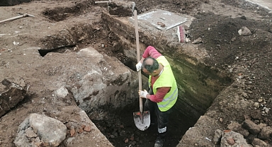 Kavşak ortasında kalan tarihi mezar için ihya çalışması başlatıldı