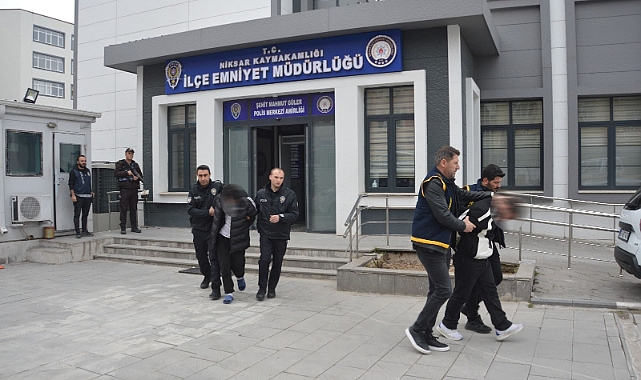 Niksar'da evden hırsızlık yapan 2 şüpheli yakalandı
