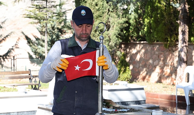 Tokat Belediyesi’nden bayram öncesi mezarlıklarda kapsamlı çalışma