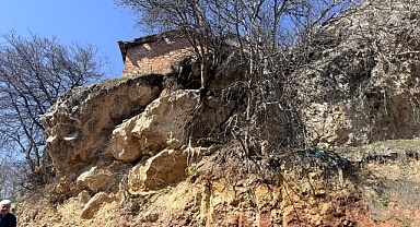 Tokat'ta 5,6 büyüklüğündeki depremin merkezi Pınarbeyli havadan görüntülendi