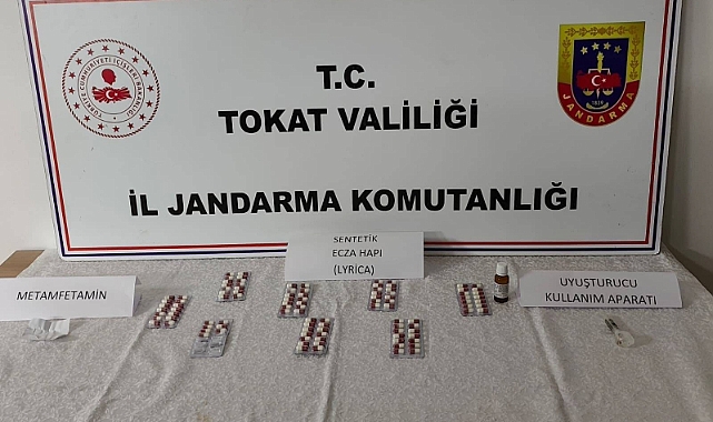 Tokat'ta araçta sentetik hap ve uyuşturucu madde bulunan şüpheli, adli kontrolle serbest kaldı