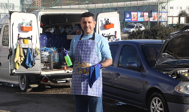 Yöneticiliği bıraktı, küresel ısınmaya karşı 'mobil ve susuz' araç yıkama başlattı