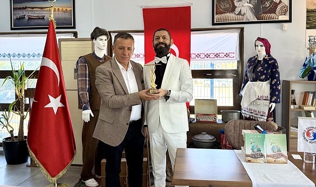 Akif Manaf’a büyük mübadele derneği’nden evrensel kardeşlik ve barış ödülü