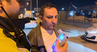 Alkollü yakalandı polise hakaretten gözaltına alındı