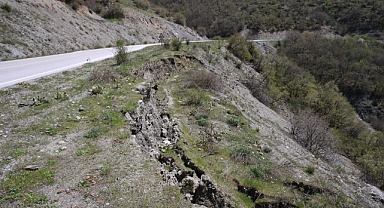 Ballıca Mağarası yolunda çökme meydana geldi