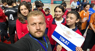 Başçiftlik Ortaokulu öğrencileri floor curlingde yıldızlar bölge müsabakalarına katıldı