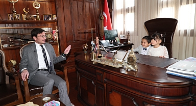 Başkan Yazıcıoğlu, makamını miniklere devretti