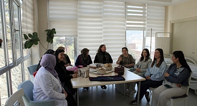 Hastanede açılan kurslar hasta ve yakınlarına moral oluyor