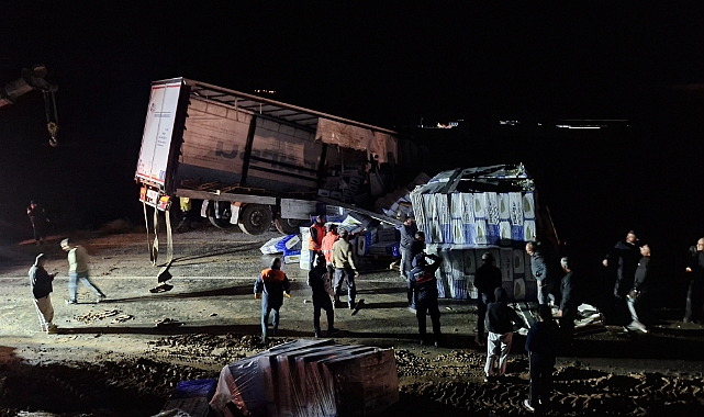 Kayan tır devrildi, Ankara-Tokat karayolu saatlerce ulaşıma kapandı