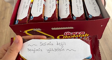 Niksar’da öğrenciden öğretmenlere duygulandıran jest