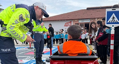 Niksar'da öğrencilere uygulamalı trafik eğitimi verildi