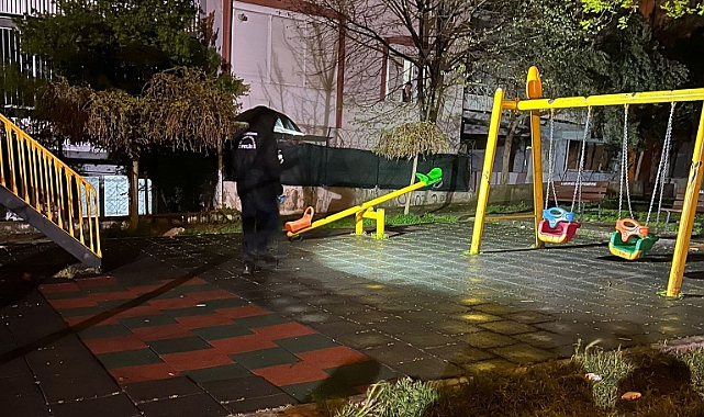 Parkta oynayan 2 yaşındaki çocuğa bıçaklı saldırı