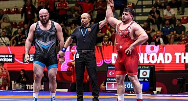 Rıza Kayaalp, Avrupa Güreş Şampiyonası'nda finale yükseldi