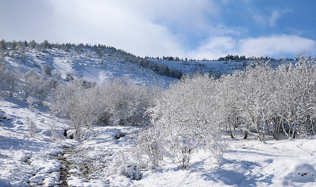 Tokat-Sivas kara yolunda kar kalınlığı 20 santimetreye ulaştı