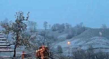 Tokat'ta bahar mevsiminde kar sürprizi