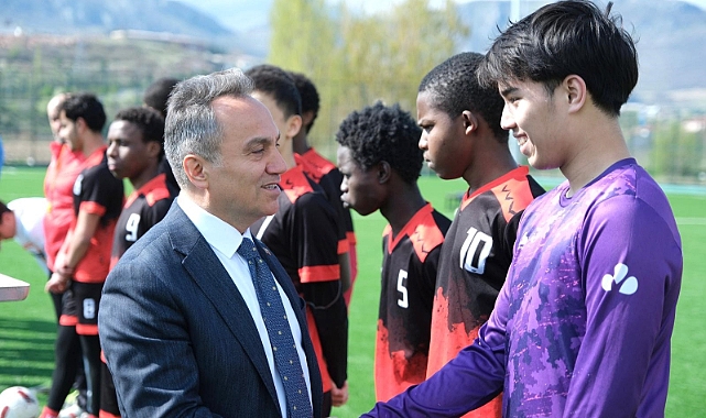 Tokat'ta gençler futbol turnuvasında buluştu