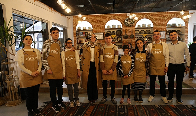 Tokat'ta otizmli çocukların yaptığı resimler sergilendi