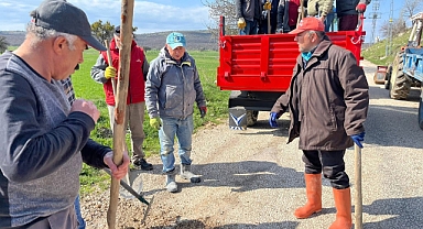 Turhal'da köy halkı el ele vererek 5 kilometrelik yolu yeniledi