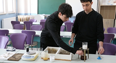 Turhallı öğrencilerin küspeden yalıtım malzemesi ürettiği proje New York'ta Türkiye'yi temsil edecek