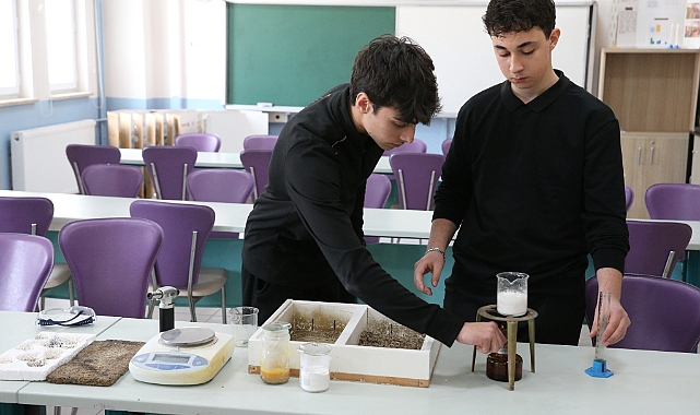 Turhallı öğrencilerin küspeden yalıtım malzemesi ürettiği proje New York'ta Türkiye'yi temsil edecek