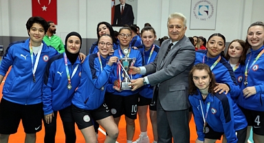 ÜNİLİG’de kupa sahiplerini buldu