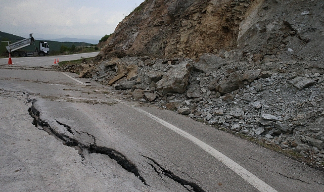 Çökme oluşan Ballıca Mağarası yolunda çalışma başlatıldı