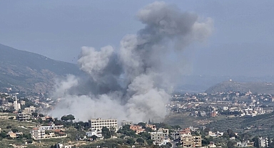 İsrail ordusu, Lübnan'ın Sur kentine yönelik hava saldırıları başlattı