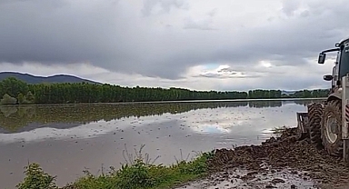 Pazar'da dereler taştı, tarlalar sular altında kaldı
