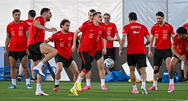 A Milli Futbol Takımı, Dünya Kupası'nda ilk maçında Avustralya karşısında