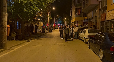 Alkollü sürücünün çarptığı araç doğal gaz kutusunu patlattı: Mahalleli sokağa döküldü
