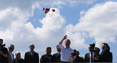 Anahtar Parti Genel Başkanı Ağıralioğlu, Tokat'ın Yolüstü beldesinde seçmenle buluştu