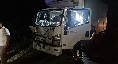 Çorum'da kamyon ile traktör çarpıştı: 1 ölü, 2 yaralı