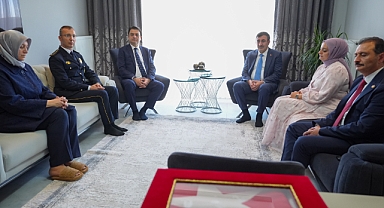 Cumhurbaşkanı Yardımcısı Yılmaz, Tokat'ta şehit Çalışgan'ın ailesini ziyaret etti