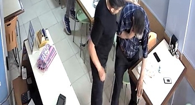 Heimlich manevrası ile boğulmaktan kurtuldu