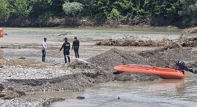 Kelkit Çayı'na düşen genci arama çalışmaları 13. günde sürüyor