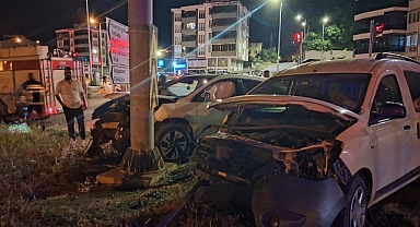 Niksar'da zincirleme trafik kazası: 5 yaralı