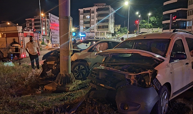 Niksar'da zincirleme trafik kazası: 5 yaralı
