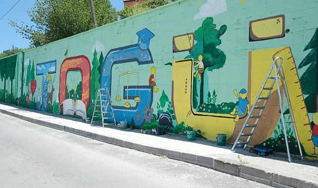 Sanat kampüsle buluştu: TOGÜ’nün başarıları duvarlara yansıtılıyor