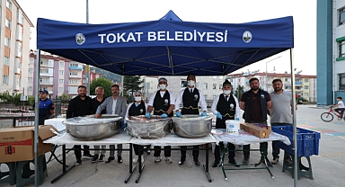 Tokat Belediyesi'nden Muharrem ayına özel iftar sofraları kuruldu