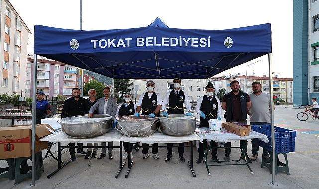 Tokat Belediyesi'nden Muharrem ayına özel iftar sofraları kuruldu