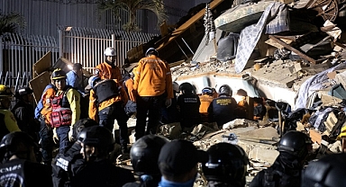 Venezuela'da 7,2 ve 7,5 büyüklüğünde ardışık iki deprem meydana geldi