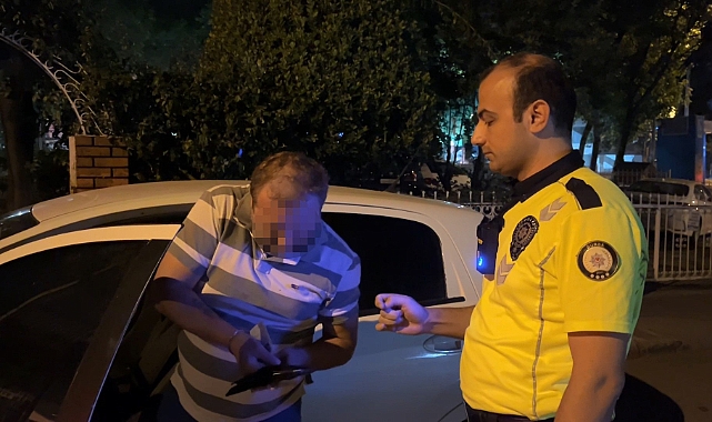 Alkol denetimini görünce aracı park etti,