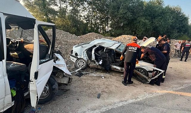 Amasya'da otomobil ile minibüs çarpıştı: 1 ölü, 3 yaralı
