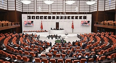En düşük emekli aylığının artırılmasına yönelik düzenlemeyi de içeren kanun teklifi, TBMM Genel Kurulunda