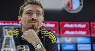 Fenerbahçe, Mert Hakan Yandaş ile 1 yıllık sözleşme imzaladı