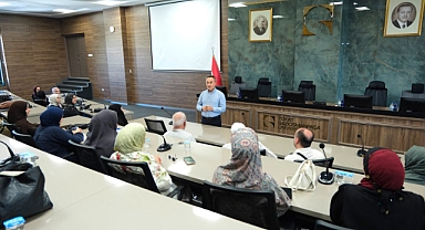İlahiyatçı öğrencilerden TOGÜ Rektörü Yılmaz'a ziyaret