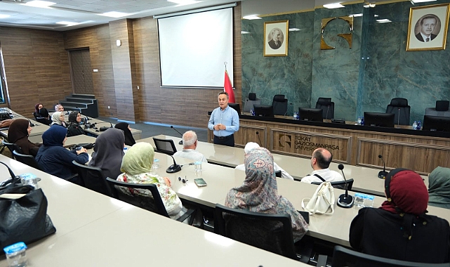 İlahiyatçı öğrencilerden TOGÜ Rektörü Yılmaz'a ziyaret